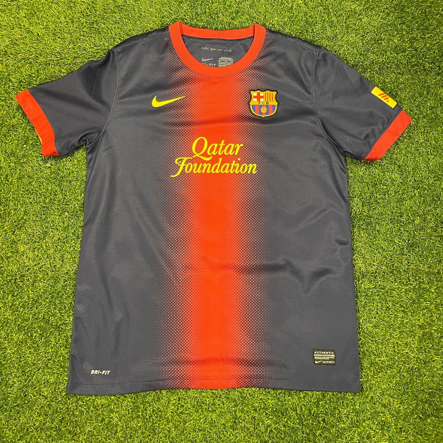 Lionel Messi FC Barcelona 2012/13 Home Shirt (8/10) - Kindermaat