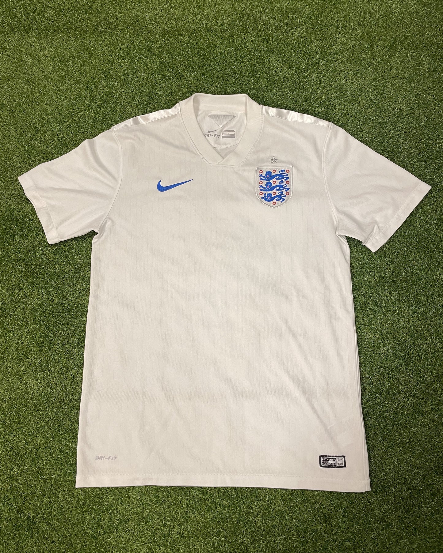 England 2014/15 Home Shirt (7/10)